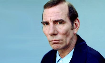 Pete Postlethwaite (1946-2011)