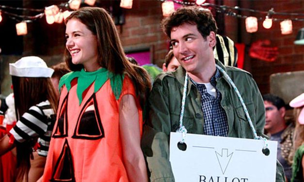 Katie Holmes visita a Ted