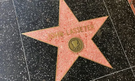 John Lasseter se gana una estrella