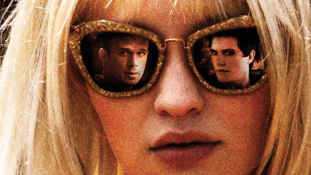 Primer trailer de «Plush»