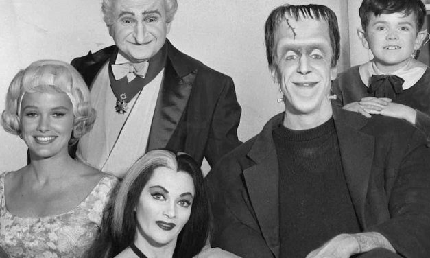 «The Munsters. Nuestra familia monstruosa favorita» (Juan Antonio Olías y María del Carmen Olivero, Diábolo Ediciones)