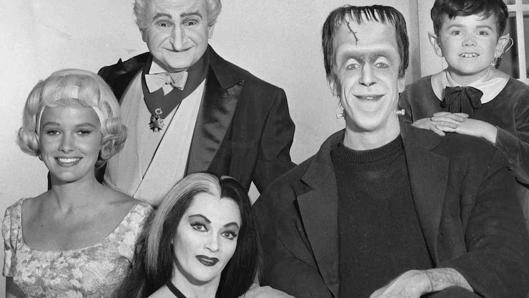 «The Munsters. Nuestra familia monstruosa favorita» (Juan Antonio Olías y María del Carmen Olivero, Diábolo Ediciones)