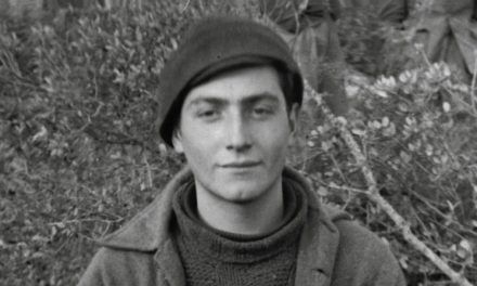 «Nos robaron la juventud. Memoria viva de la quinta del biberón» (Víctor Amela, Plaza&Janés)
