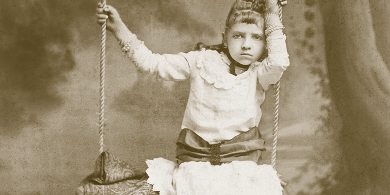 «El hogar de Miss Peregrine para niños peculiares» (Ransom Riggs, 2011)