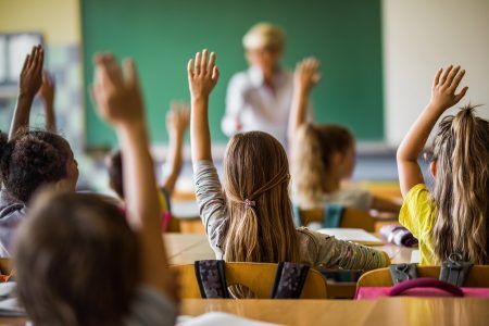Diez cómics sobre profesores y alumnos para sobrevivir a la vuelta al cole escuela_destacada