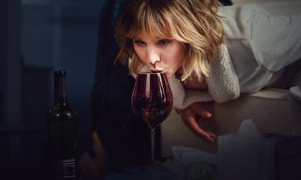 «La mujer de la casa de enfrente de la chica en la ventana»