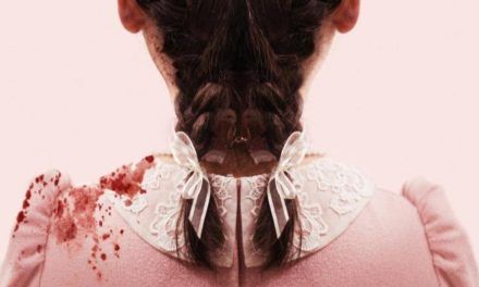 «La Huérfana: Primer asesinato»