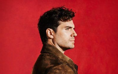 Henry Cavill cambia la S de Superman por la W de Warhammer