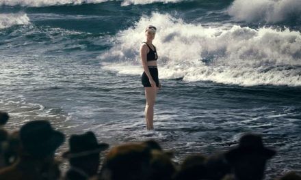 «La joven y el mar»