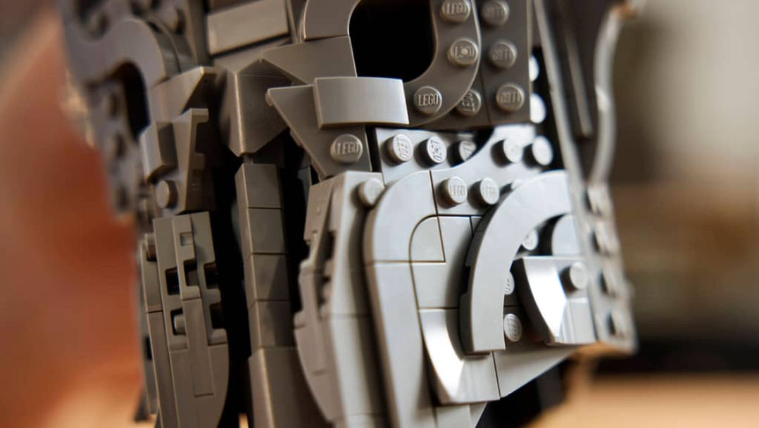 LEGO presenta el yelmo de Sauron